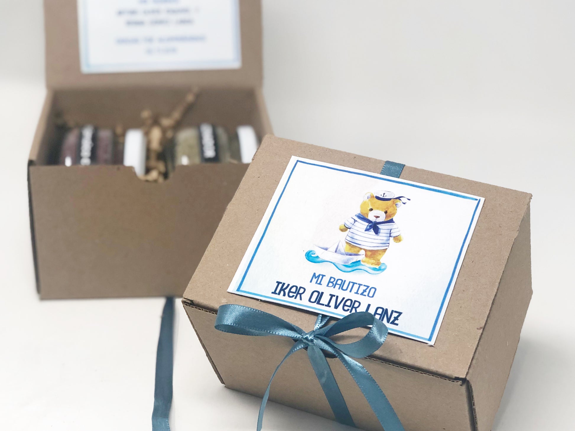 20 cajitas con 2 sazonadores chicos